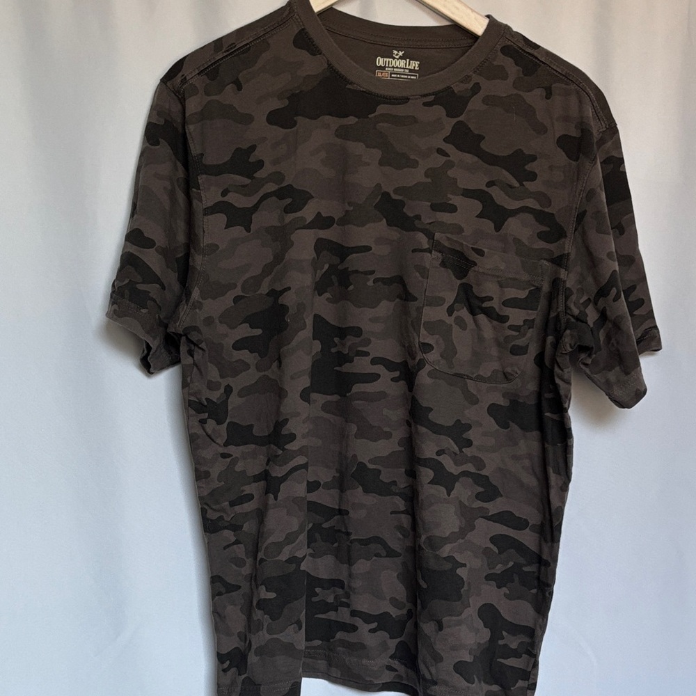 Outdoor Life Camouflage Men's Tee - Black and Brown w front pocket XL